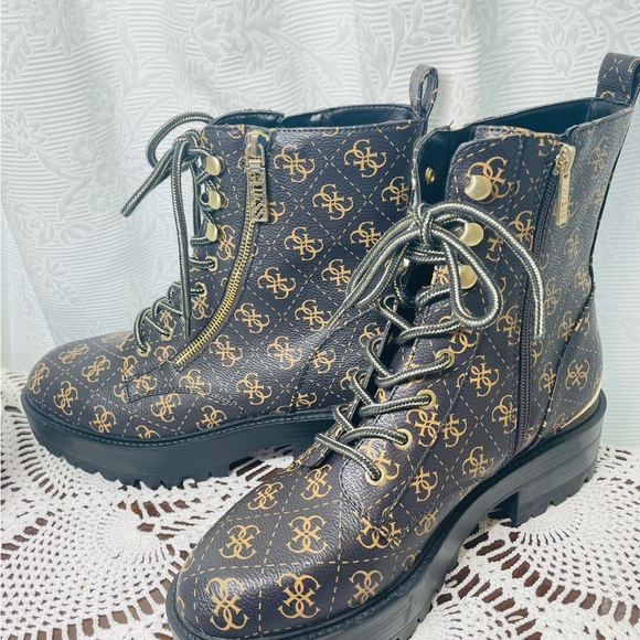 NEW Guess Women's Ankle Boots Fearne Logo Lug Sole Color Brown Zipper Size 10 M. - Picture 12 of 17